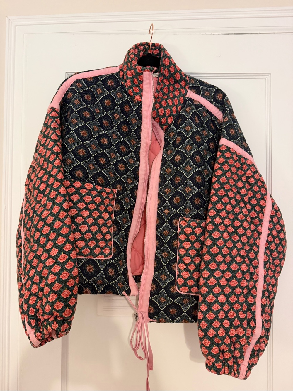 Quilted Pink & Black Patterned Women's Puffer Jacket